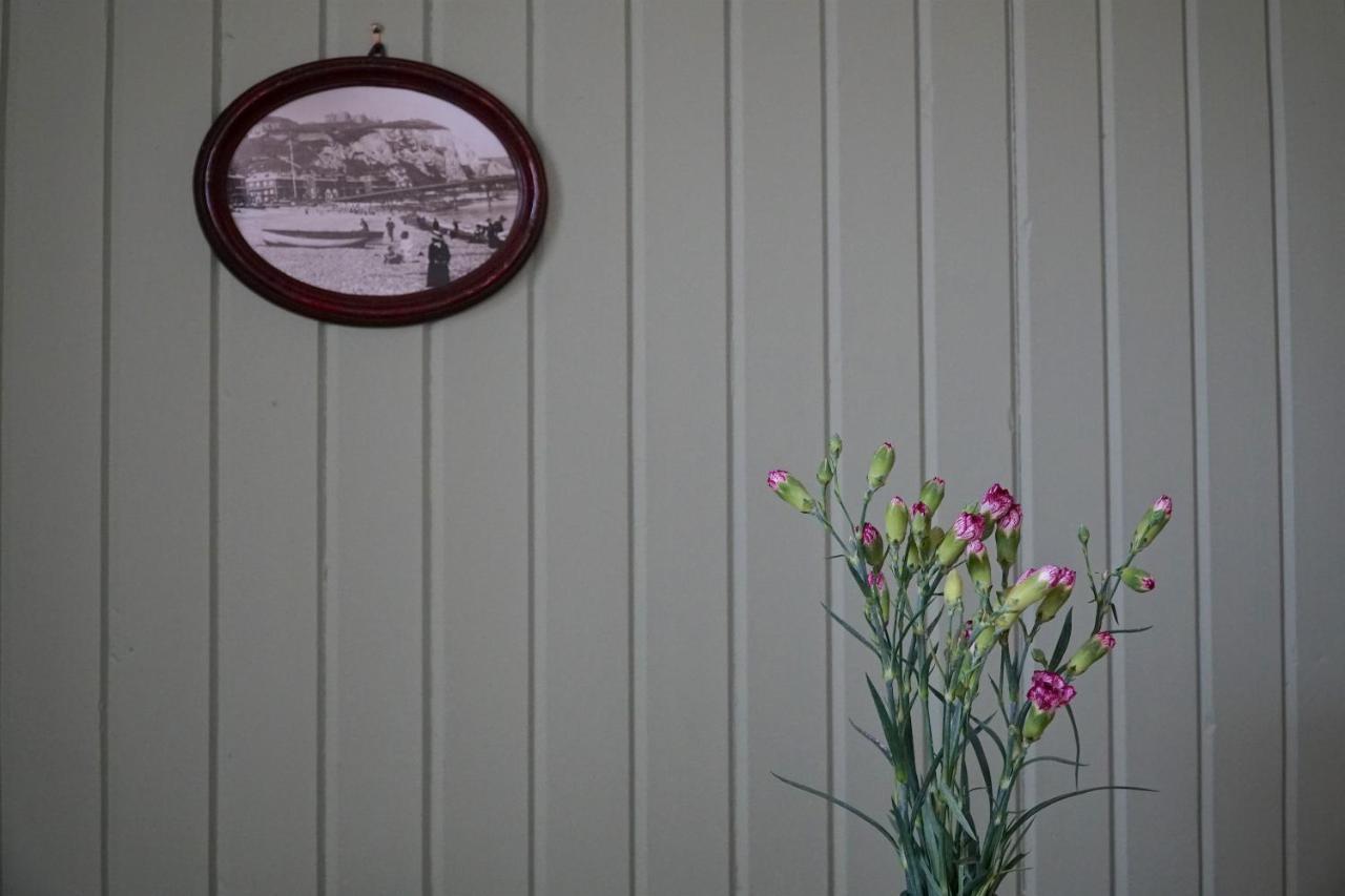 Castle House Guest House Dover Bagian luar foto
